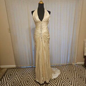 Stephen Yearick Beige Wedding Dress. Size 2/4